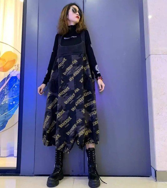 画像4: 個性派スタイル　デニム生地ゆったりデザイン　サロペット　オールインワン　ワンピース【MARVELOUS　QUEEN】 (4)