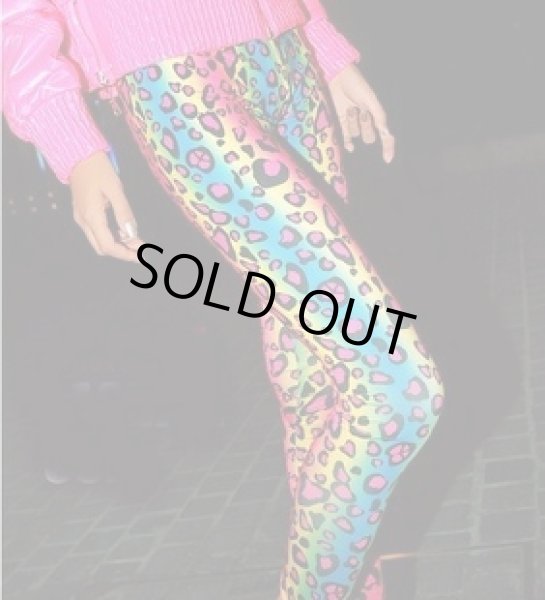 画像3: カジュアル・ダンサー必見！インパクト抜群のヒョウ柄プリントデザイン　ストレッチレギンス【MARVELOUS　QUEEN (3)