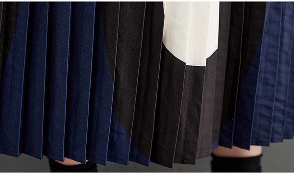 画像4: 目立ち度MAX！個性派ファッション　バイカラー配色デザインワンピース【MARVELOUS　QUEEN】 (4)