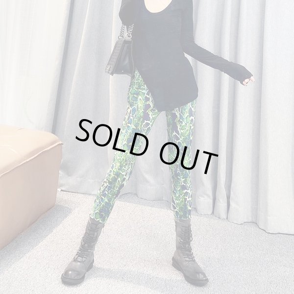 画像4: カジュアル・ダンサー必見！インパクト抜群のヘビ柄デザイン　ストレッチレギンス【MARVELOUS　QUEEN】 (4)