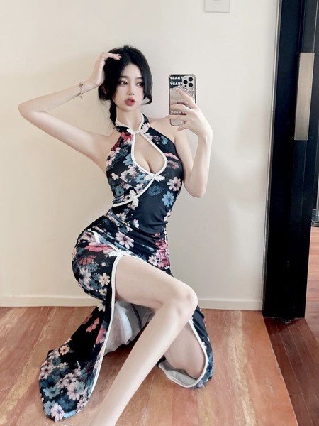 画像3: エレガントなベロア生地デザイン　フロントバックル　ミニドレス（納期2週間前後）【MARVELOUS　QUEEN】 (3)