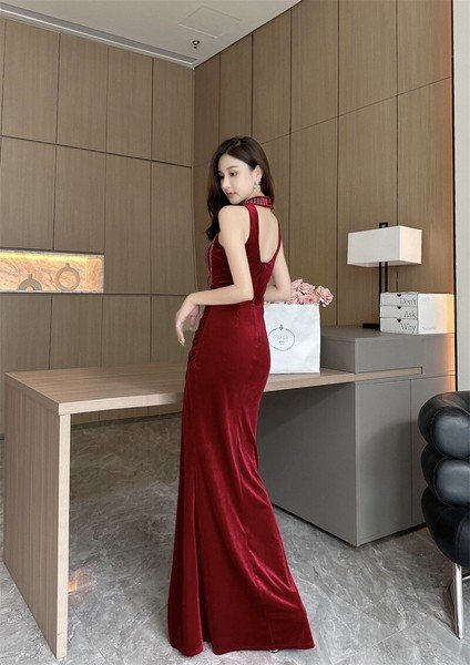 画像13: エレガントな胸元ラインストーンデザイン　ベロア生地ロングドレス　キャバドレス【MARVELOUS　QUEEN】 (13)