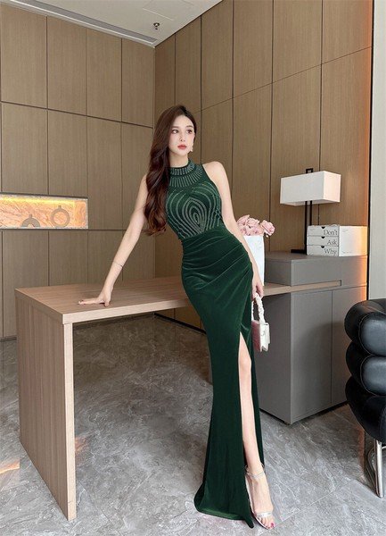 画像6: エレガントな胸元ラインストーンデザイン　ベロア生地ロングドレス　キャバドレス【MARVELOUS　QUEEN】 (6)