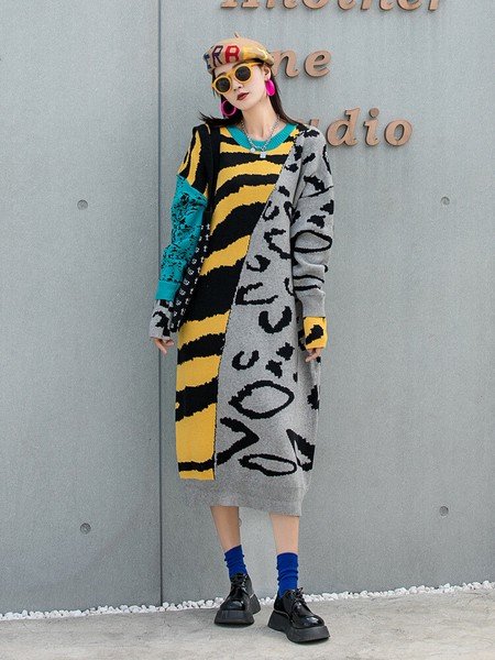 画像2: 目立ち度MAX！個性派ファッション　オシャレなスイカ柄デザイン　ワンピース【MARVELOUS　QUEEN】 (2)