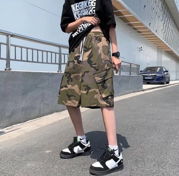 画像4: 目立ち度MAX！個性派デザインパンツ 迷彩柄デザイン　ハーフパンツ　ボトム【MARVELOUS　QUEEN】 (4)