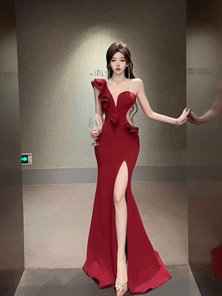 画像3: エレガントな胸元斜めフリルデザインにセクシーなスリット＆サイドフロントメッシュレースデザイン　ロングドレス　キャバドレス (3)