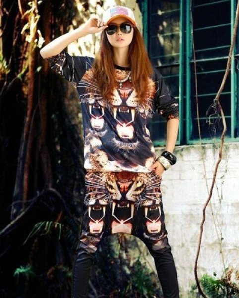 画像3: ダンス　カジュアル　サルエルパンツ　ボトム　スウェットパンツ　ダンス衣装　トラ柄プリントデザインパンツ【MARVELOUS　QUEEN】 (3)