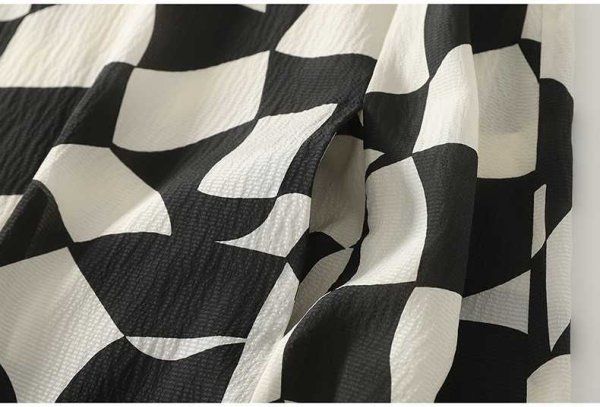 画像2: オシャレなモノトーン柄配色　ワンピース【MARVELOUS　QUEEN】 (2)