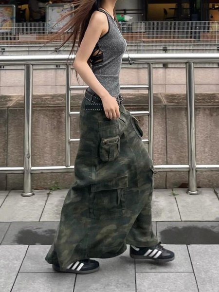 画像2: 目立ち度MAX！オシャレなデニム生地デザイン　大きなサイズ　迷彩柄ロングスカート【MARVELOUS　QUEEN】(納期2週間前後） (2)